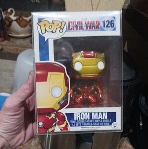 Funko Pop! - Marvel - Iron Man #126 (Captain America Civil War) In Protector